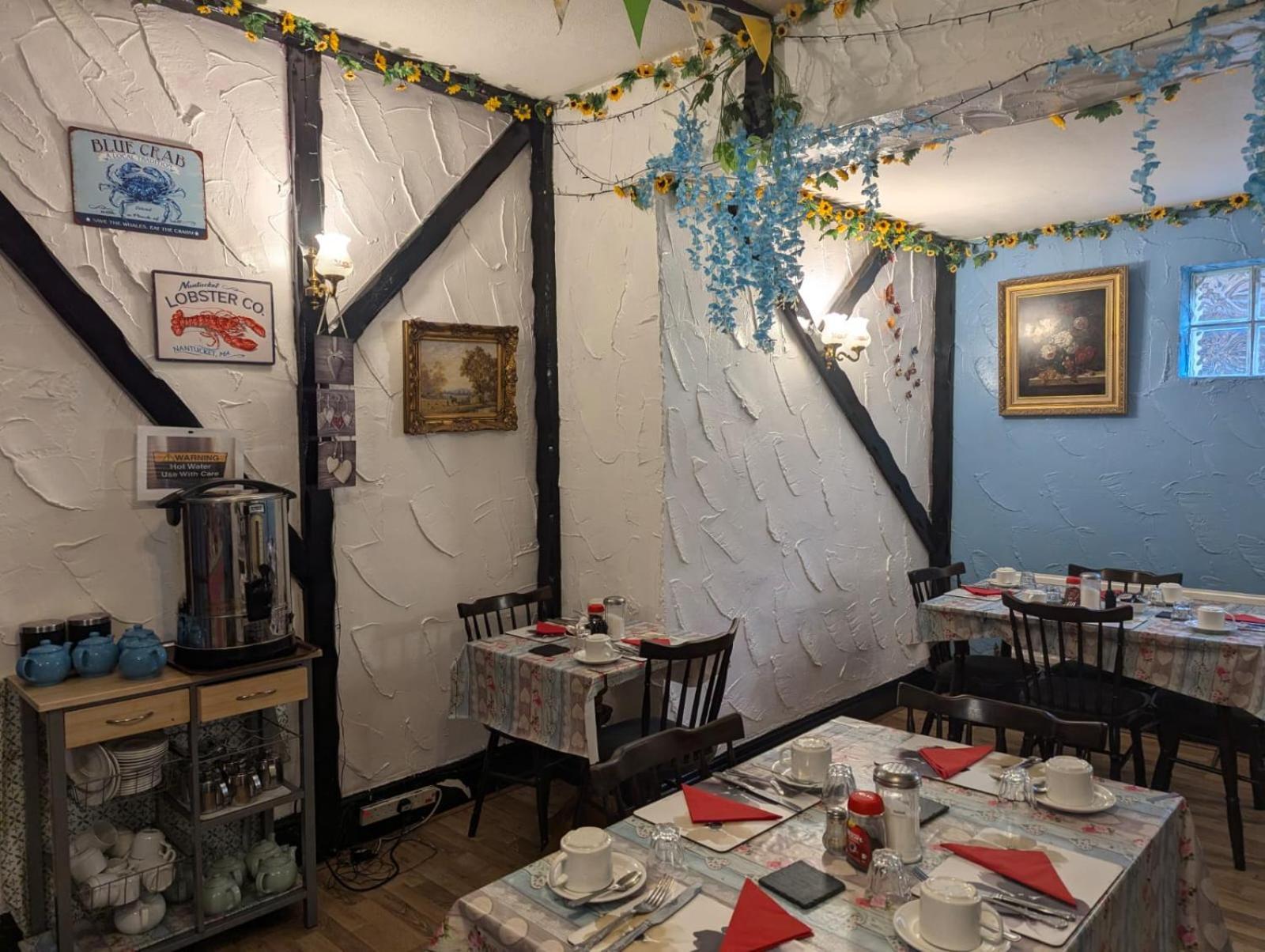 Oyo Wynnstay Bed & Breakfast